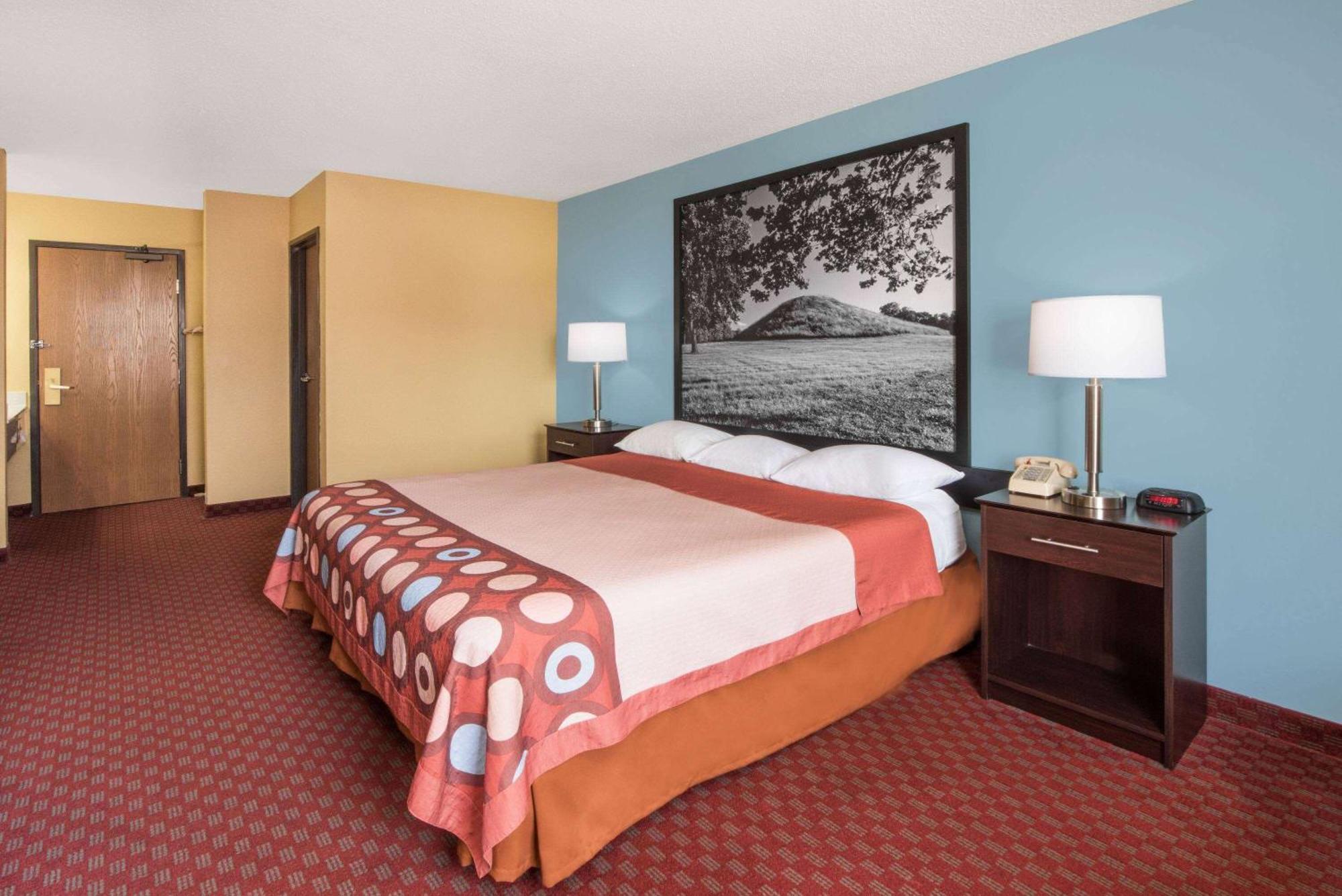 Super 8 By Wyndham Troy Il/St. Louis Area Hotel Екстериор снимка