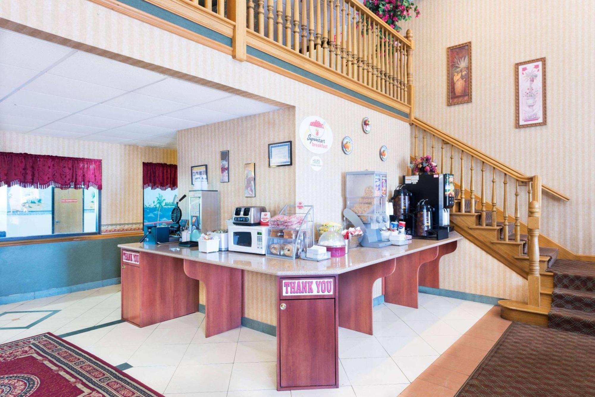 Super 8 By Wyndham Troy Il/St. Louis Area Hotel Екстериор снимка