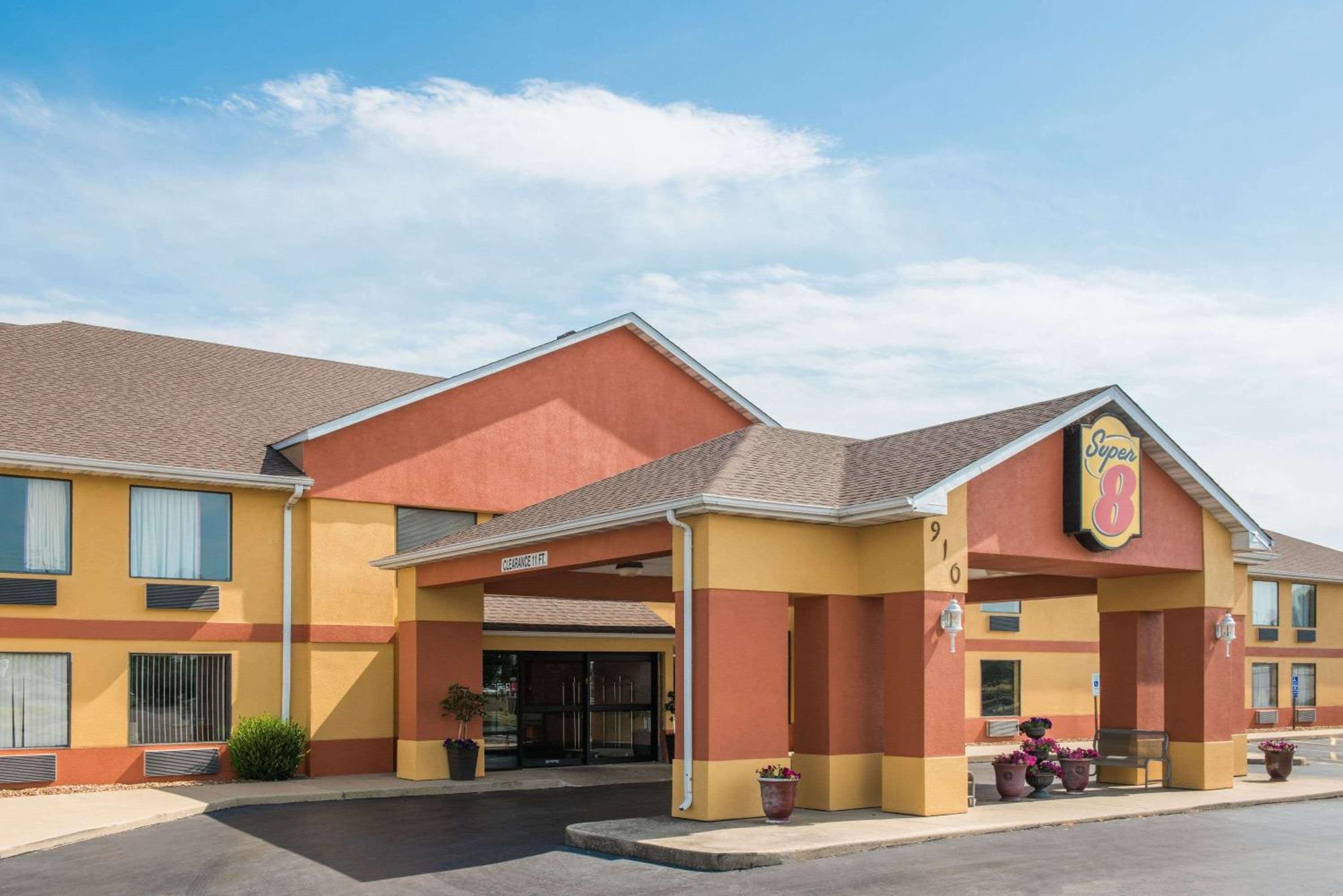 Super 8 By Wyndham Troy Il/St. Louis Area Hotel Екстериор снимка