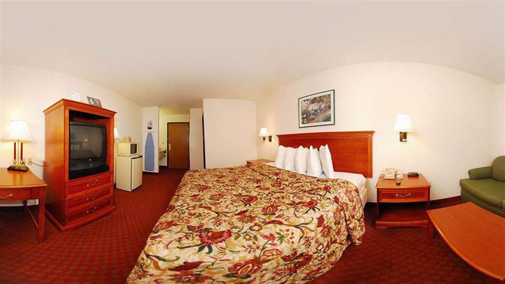 Super 8 By Wyndham Troy Il/St. Louis Area Hotel Екстериор снимка